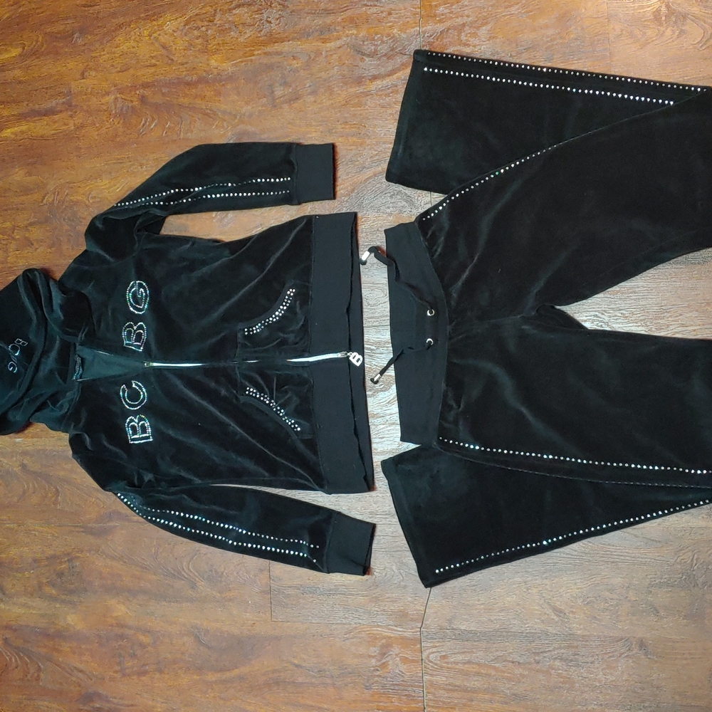 Black zippered hoddie sweater with pants set